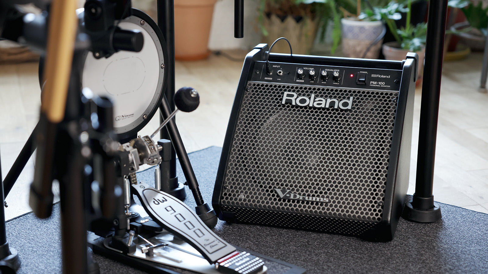 MN-10 – Roland Store Tokyo